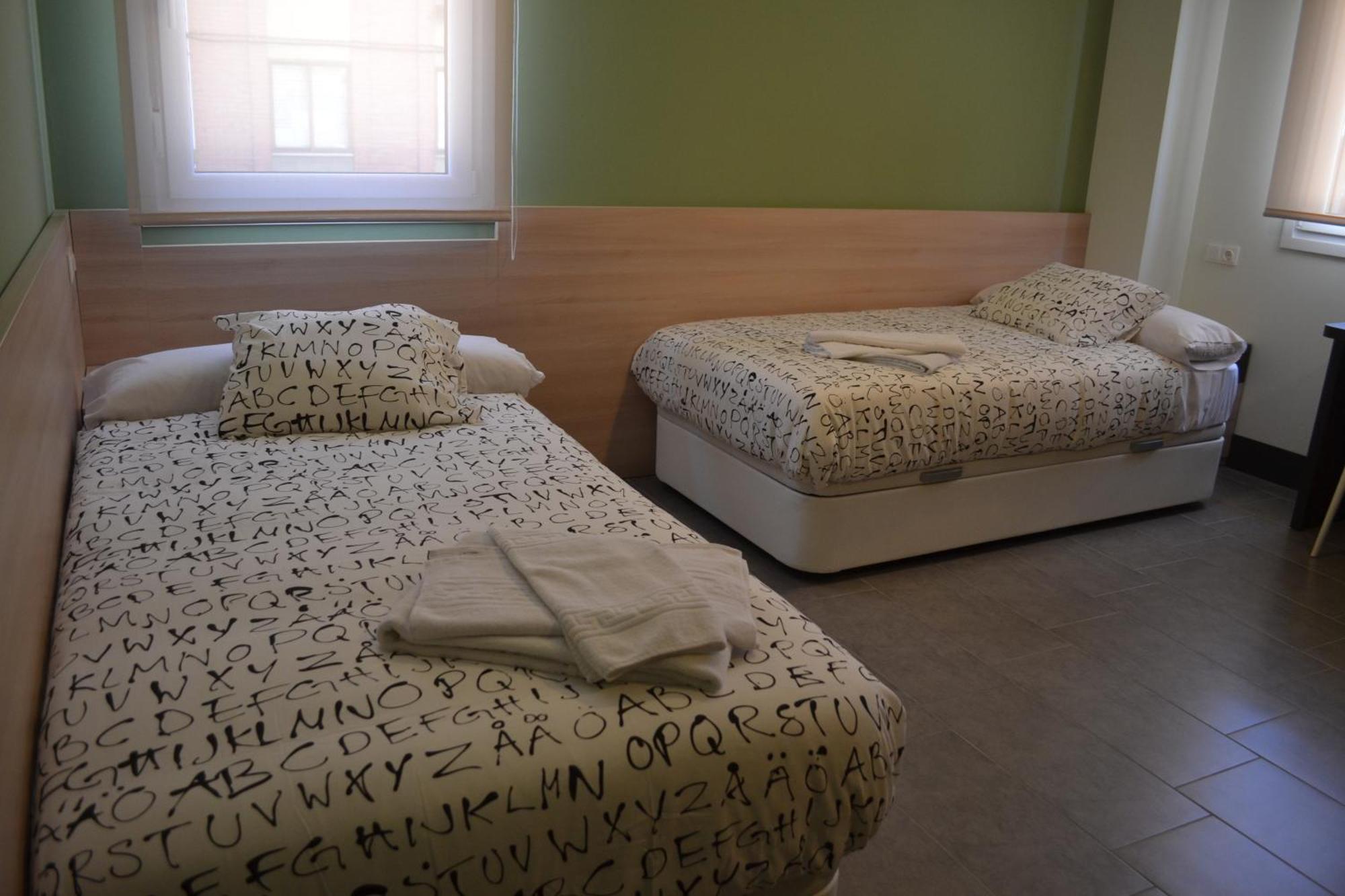 The Factory Residence Hall Σεγκόβια Δωμάτιο φωτογραφία